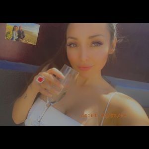 Meet your Posher, Nadia